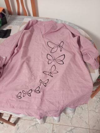 Vestido rosa con mariposas