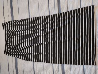 Falda Shein Talla S/36 Rayas Negras y Blancas