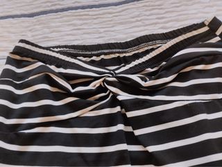 Falda Shein Talla S/36 Rayas Negras y Blancas