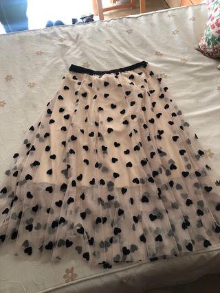 Falda larga tul corazones negros