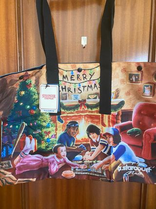 Bolsa Stranger Things Pull&Bear