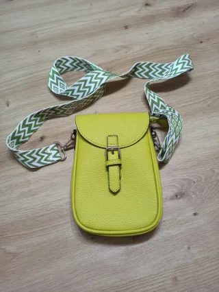 Bolso para móvil con correa