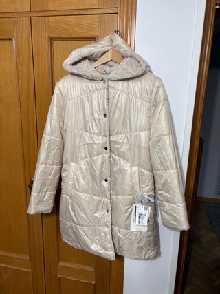 Abrigo reversible con capucha beige