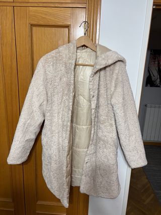 Abrigo reversible con capucha beige