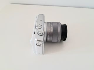 Cámara Canon EOS M200 con objetivo del kit