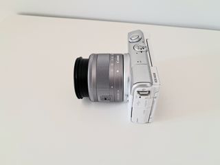 Cámara Canon EOS M200 con objetivo del kit