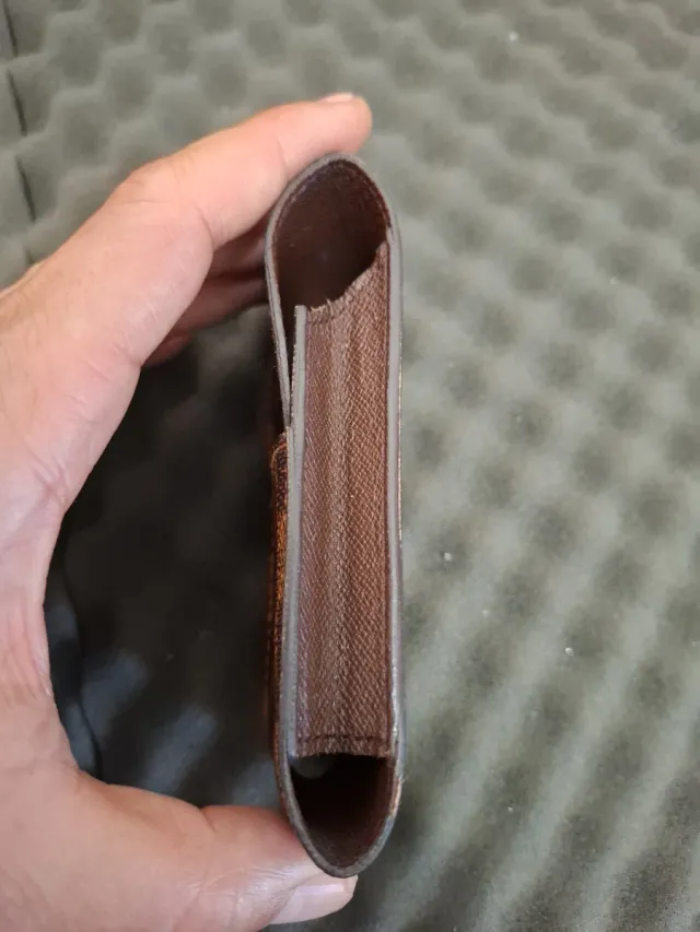 Louis Vuitton Estuche Damier Eben Marrón