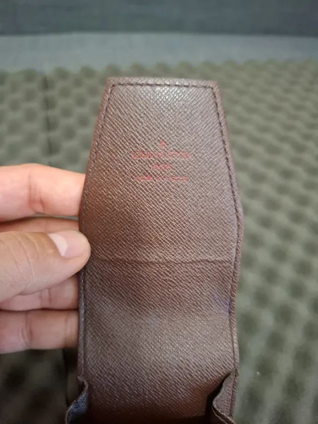 Louis Vuitton Estuche Damier Eben Marrón