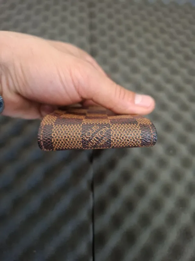 Louis Vuitton Estuche Damier Eben Marrón