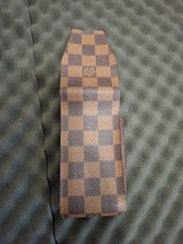 Louis Vuitton Estuche Damier Eben Marrón