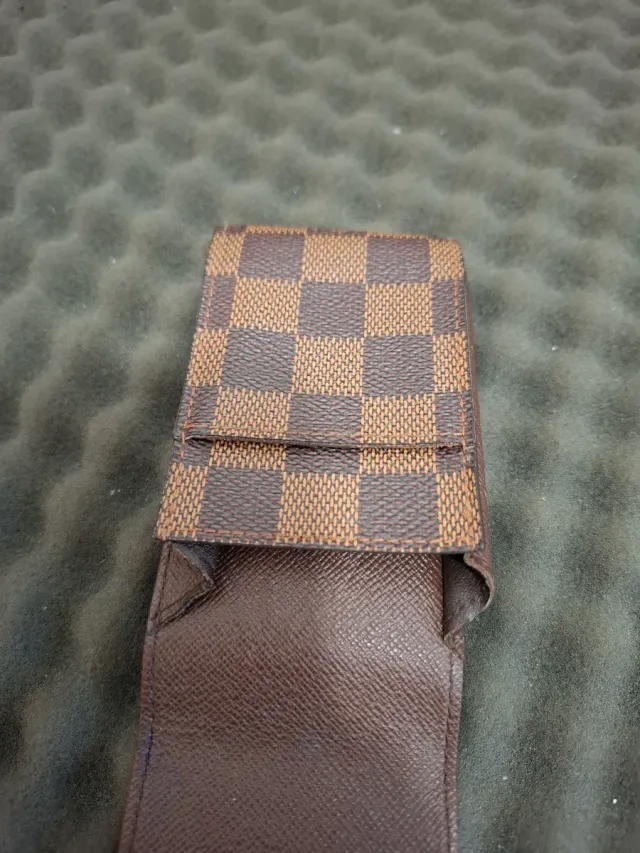 Louis Vuitton Estuche Damier Eben Marrón