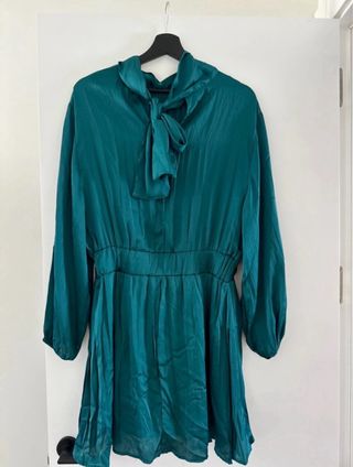 Vestido ZARA azul pato manga larga y cuello lazo