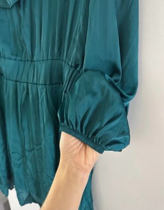 Vestido ZARA azul pato manga larga y cuello lazo