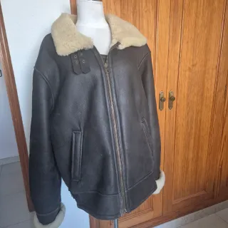 Chaqueta de cuero marrón / 424