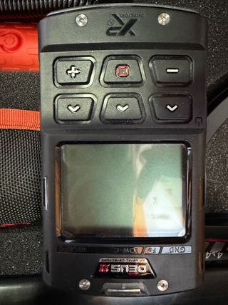 Detector XP Deus 2 en su maletín