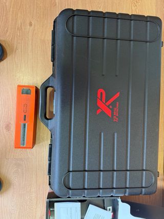 Detector XP Deus 2 en su maletín