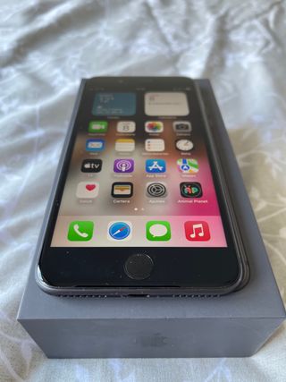 iPhone 8 Plus 64GB Space Gray