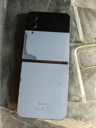 Samsung Galaxy Z Flip 4