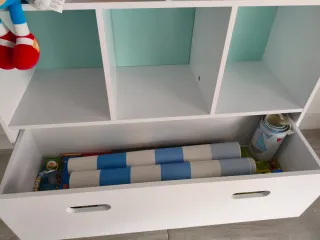 Estantería+mesita+cabecero forma de casa.