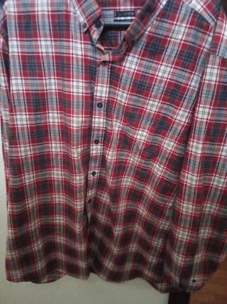 Camisa de cuadros roja y azul de la marca lloyd’s