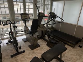 Equipamento de ginásio completo