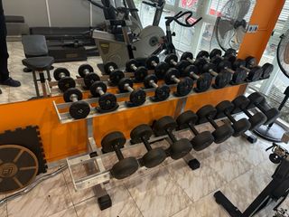 Equipamento de ginásio completo