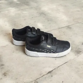 Sneakers Puma nere unisex numero 27 con strap