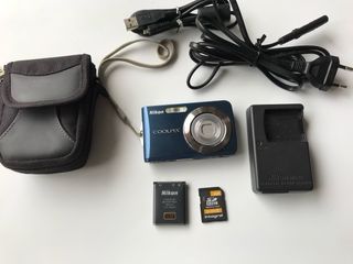 Cámara Nikon Coolpix Azul + Accesorios