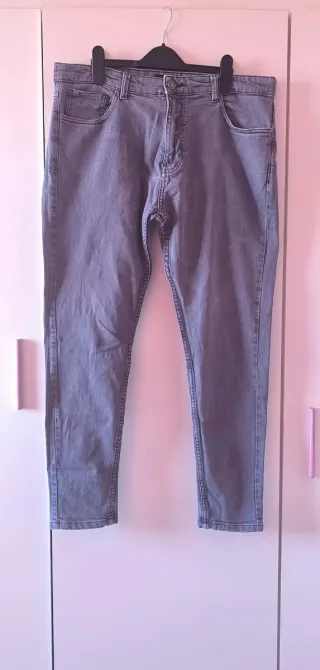 Pantalón vaquero Pull&Bear Talla 42