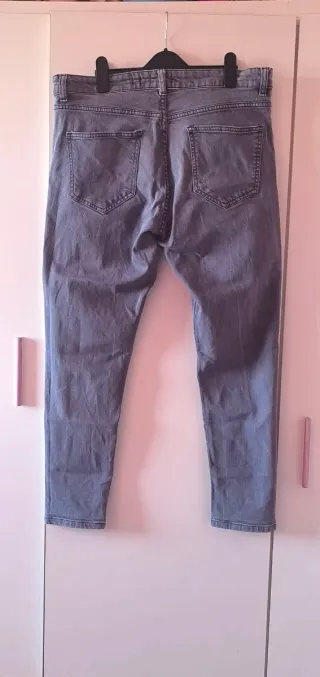 Pantalón vaquero Pull&Bear Talla 42