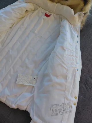 Piumino Levi's vintage bianco con cappuccio