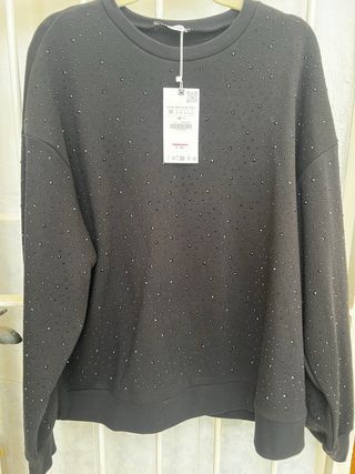 Sudadera negra con brillos oversize Talla M
