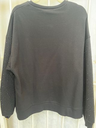 Sudadera negra con brillos oversize Talla M