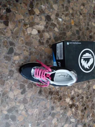 Zapatillas J Hayber Negras y Rosas Talla 39