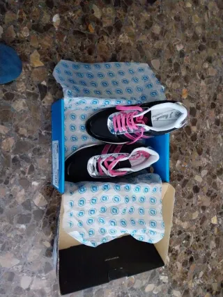 Zapatillas J Hayber Negras y Rosas Talla 39