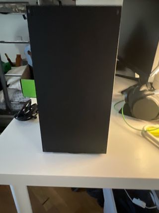 Xbox Series X con mando y 2 juegos.Todo seminuevo.