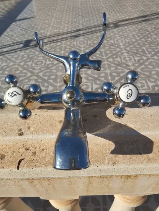 Grifo de ducha cromado vintage