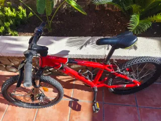 Bicicleta Rockrider 20 pulgadas Roja