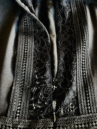 Blusa/Túnica negra con encaje, por estrenar.