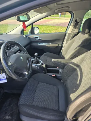 Peugeot 5008 2010