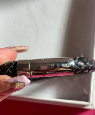 NUEVA Pulsera Lotus trenzada negra cierre metálico