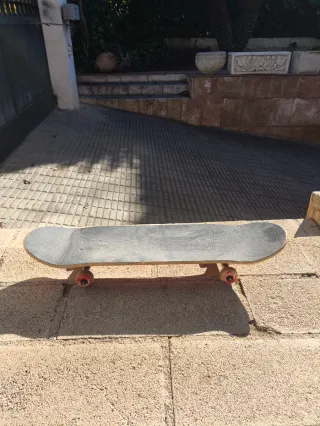 Monopatín Skateboard Marca Almost