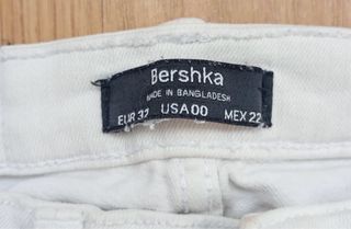 Pantalones vaqueros blancos rotos