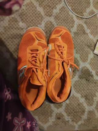 Zapatillas de fútbol sala naranjas