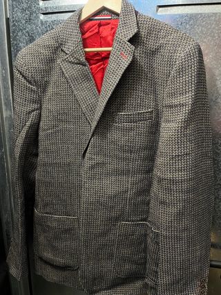 Americana Ganso Hombre Gris y Rojo