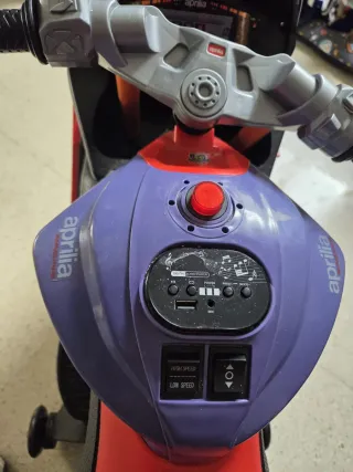 Moto eléctrica Aprilia infantil