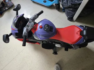 Moto eléctrica Aprilia infantil