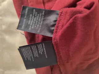 T-shirt Tommy Hilfiger Rossa Uomo. Taglia USA