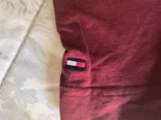 T-shirt Tommy Hilfiger Rossa Uomo. Taglia USA