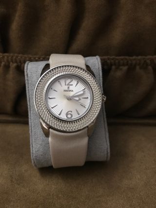 Reloj Festina Beige y Plateado Mujer